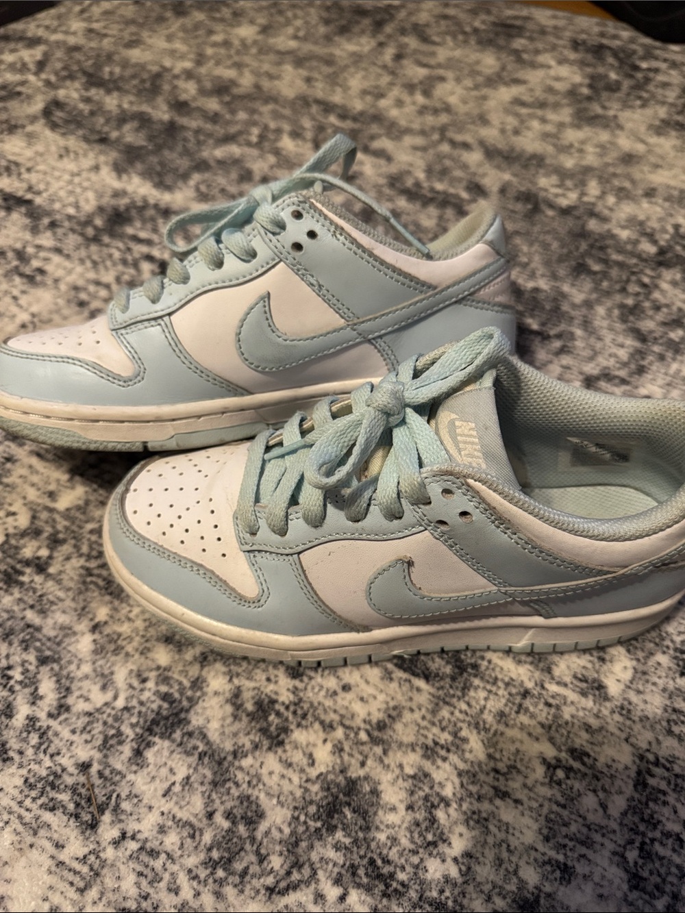 Big Kids Nike Low-Top Sneakers in Pale Blue and White